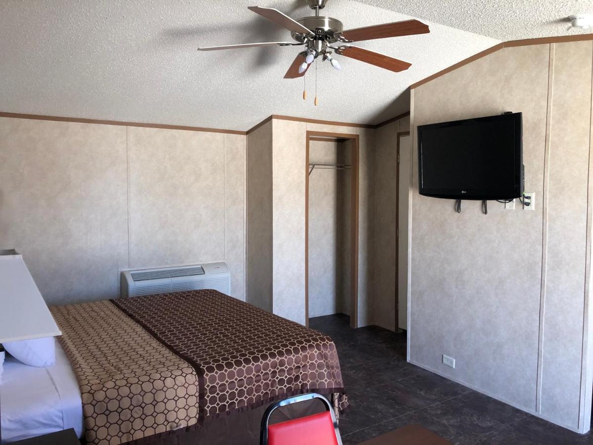 Monahans Country Inn Екстериор снимка